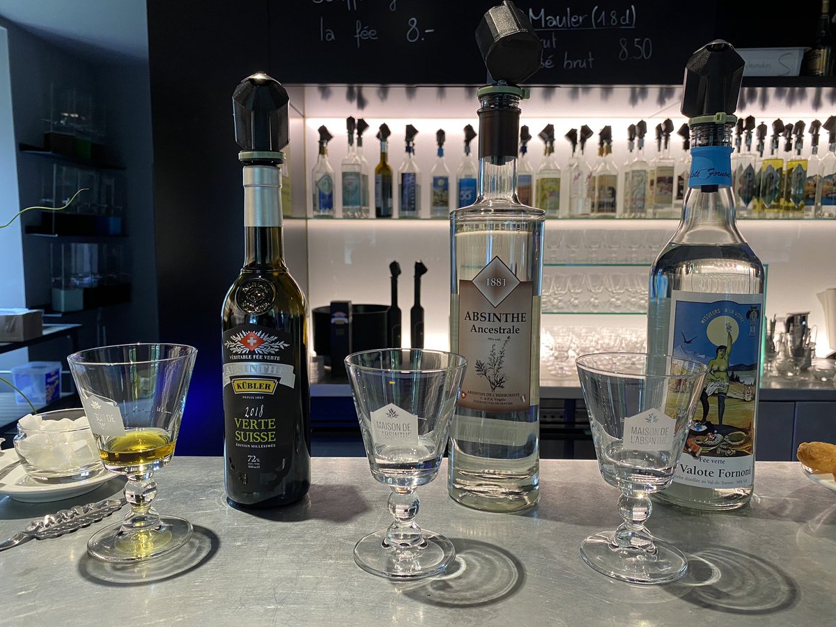 BendeCerjat's tweet photo. Ein Ausflug ins #ValdeTravers #KantonNeuenburg sollte unbedingt auch einen Besuch der Maison de l’#Absinthe in #Môtiers enthalten, welcher höchstwahrscheinlich mit einer Kostprobe enden wird,… wie ich es heute mit Freude erlebt habe! cf. https://t.co/aBpzcEsEDL https://t.co/W4VpKdAp9h