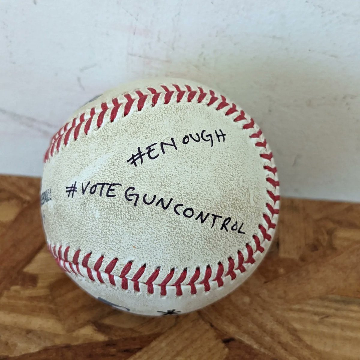 Vocalmama's tweet photo. Ball #42 left 9/26 at East Asheville Library, Asheville, NC, for John Larimer.  @davidhogg111
@MomsDemand
@StudentsDemand @Everytown @sandyhook @bradybuzz #JohnLarimer #enough #EndGunViolence #EndGunViolenceNow 
 #voteguncontrol #baseballsforchange https://t.co/HydpX5KVBf