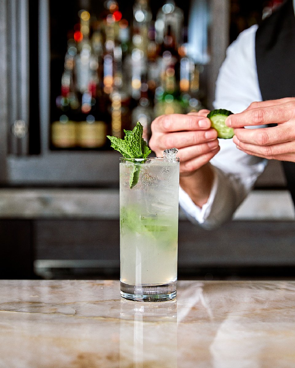 It's Thursdayyy...and that means live music at Cattlemen's Lounge 😆🎶 Stop by for craft cocktails &amp; yummy bar bites from 2 - 10pm. Live music begins at 7pm, see you soon!