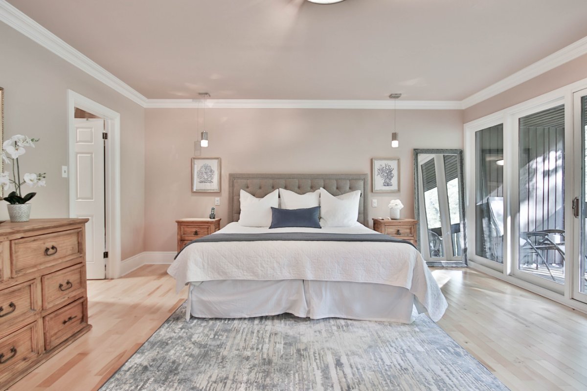 ReneeEgnatz's tweet photo. Everyone has a preference in layout, and we're curious to know your thoughts. Do you prefer the primary bedroom to be upstairs or downstairs? Let me know in the comments! #McCollyRealEstate #ResultsThatMoveYou #RealEstate #NWIRealEstate https://t.co/Nw9B18yGkb
