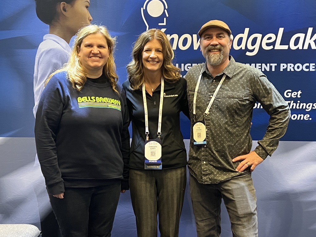 jenniferbirdsel's tweet photo. We love it when our clients #Newbelgiumbrewing stop by for a visit! #365EduCon #KnowledgeLake #intelligentcontentautomation #microsoftpartner #cloud https://t.co/HVUQ28ii5j