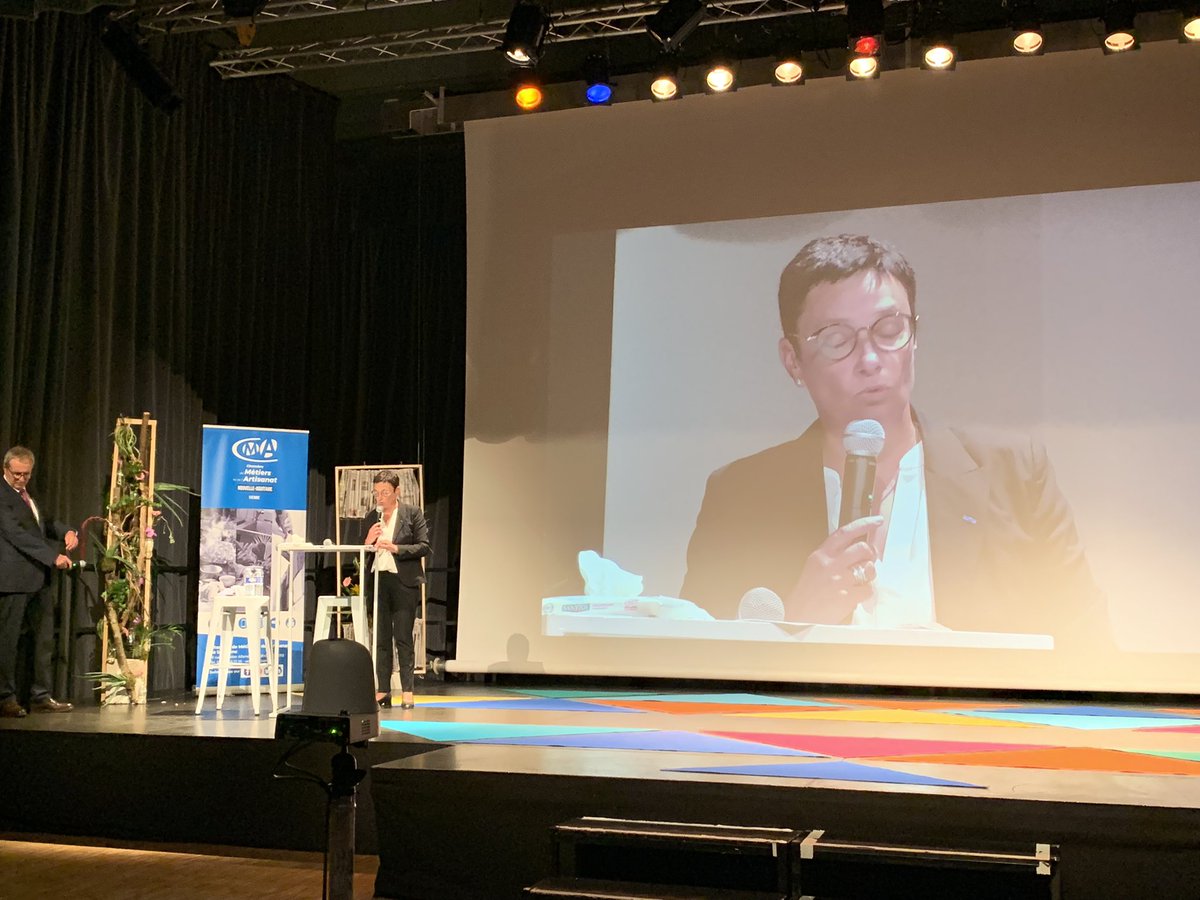 Top de l’Artisanat de la Vienne à Jaunay-Marigny ! 🥇
Bravo aux apprentis et aux artisans récompensés ce soir 👏 
<a href="/CMAdelaVienne/">CMA Vienne - Nouvelle-Aquitaine</a>  <a href="/lanouvellerep_/">La Nouvelle République</a> 
#NouvelleAquitaine