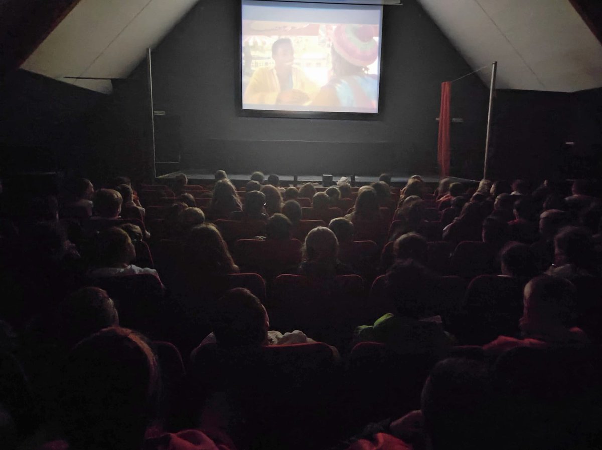 RomainRolland31's tweet photo. Séance cinéma #Aspet22 https://t.co/vaXtZnwn4d
