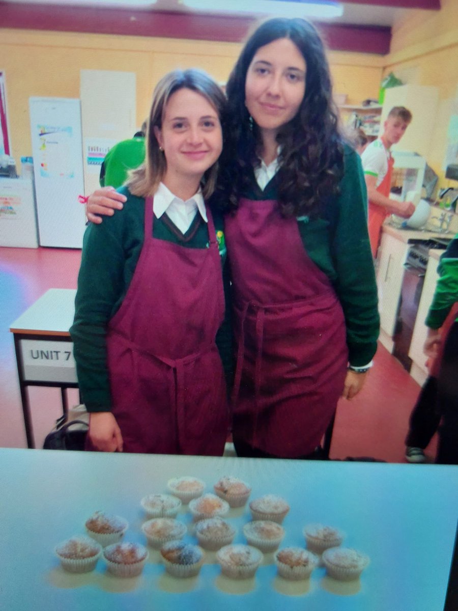 ScoilRuain's tweet photo. Senior 1 Home economics: some students displaying dishes that illustrate the culinary properties of sugar @TipperaryETB @Tippmanjw #etbexcellenceineducation https://t.co/hAYQWv8DXw