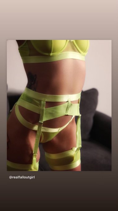 Happy Thirst Trap Thursday, babes! RT and show me in the comments how thirsty ya'll are this afternoon