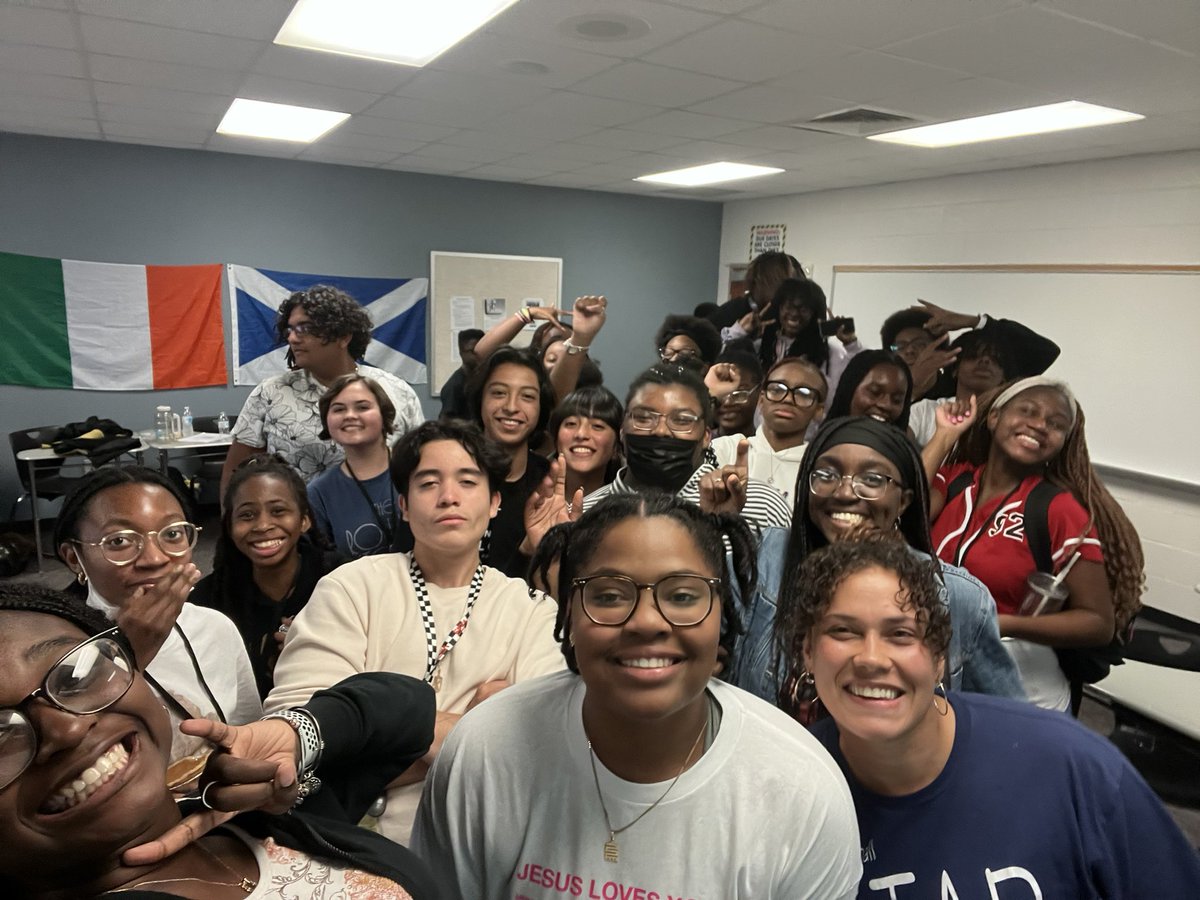 MrsTorresReads's tweet photo. First meeting of the Black Student Union was a success! Excellent food and even better company! https://t.co/zwVrM8A6xP