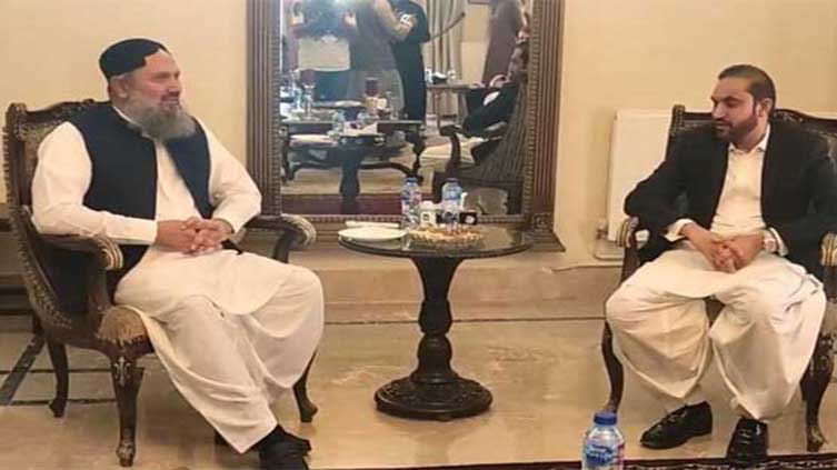 The_Nation's tweet photo. Ice melts’ between CM Bizenjo, Kamal
https://t.co/eBcVAZwSES
#Bizenjo #JamKamal https://t.co/x2gEa1DLCw