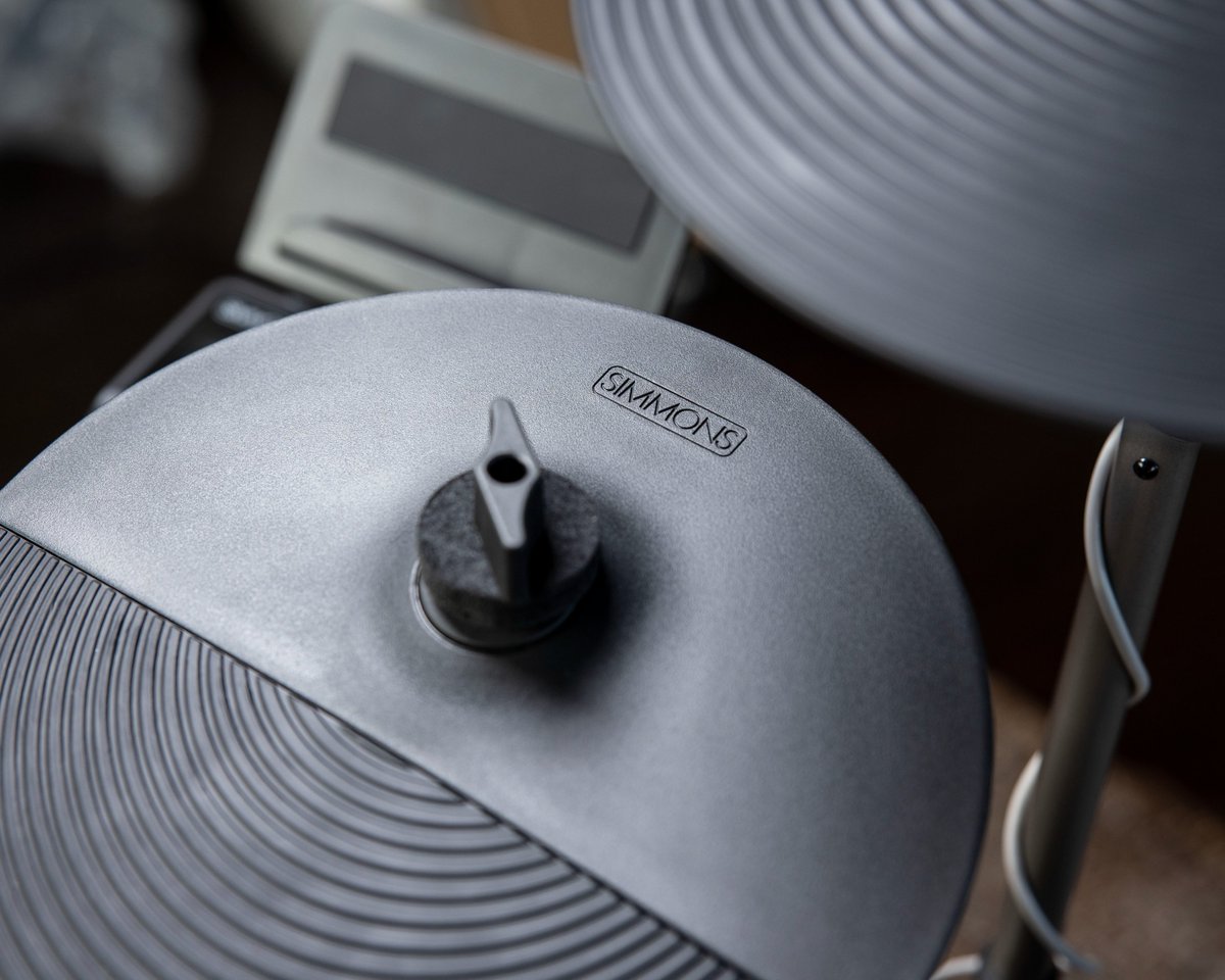 guitarcenter's tweet photo. Superior sonics. The all-new @playsimmons Titan 50 electronic drums offer an authentic acoustic feel, a savvy no-slip rack for drum pads and the best sound library the company has ever produced. 

Learn the story behind the Titan and hear it in action: https://t.co/iJoAkm39mw https://t.co/MlJHyFPgcZ