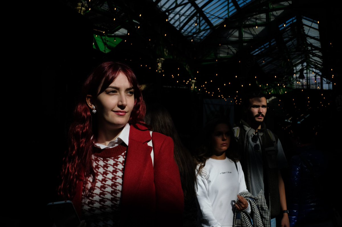 swedeemum's tweet photo. How I adore London; my stroll from work today 😃 #streetphotography #candidshot #everyclicktellsastory #womenstreetphotographers #citylife https://t.co/DaxVQFK8aO