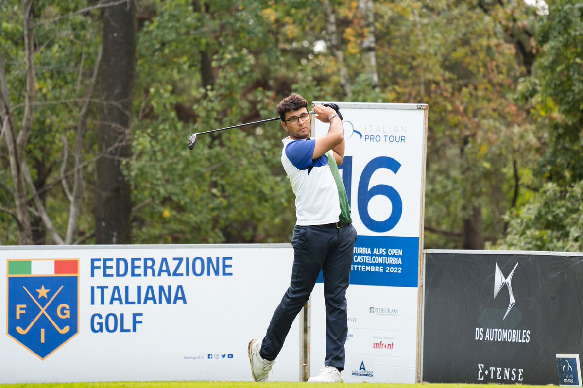 FederGolf's tweet photo. 📌 Castelconturbia Alps Open, #ItalianProTour

Al termine del secondo giro al Golf Club Castelconturbia vola in testa 🇮🇹 #Saracino con -11 🇮🇹 insieme a 🇪🇸 #GalianoAguilar.

🇮🇹 In top ten ci sono #Lipparelli 5/o con -9 e #Bregoli, #DeLeo e #Gallavresi (A) 10/i con -8. https://t.co/W0G70pj6sA
