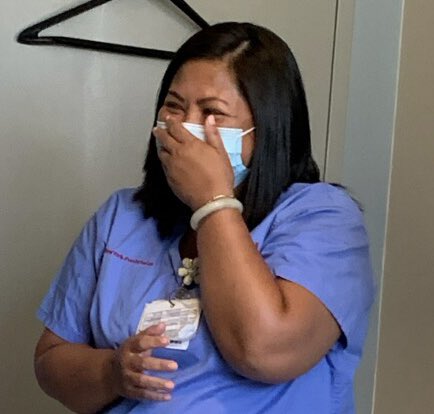 AmyStaleyRN's tweet photo. And the Daisy award goes to… DAISY! A very special morning celebrating an extraordinary ICU Nurse 🌼 @DAISY4Nurses @nurseraso @CosmeTaipeRN @ger9041 #DAISYAward #NYPWCProud @nyphospital @WeillCornell https://t.co/CB4r0h4gq9