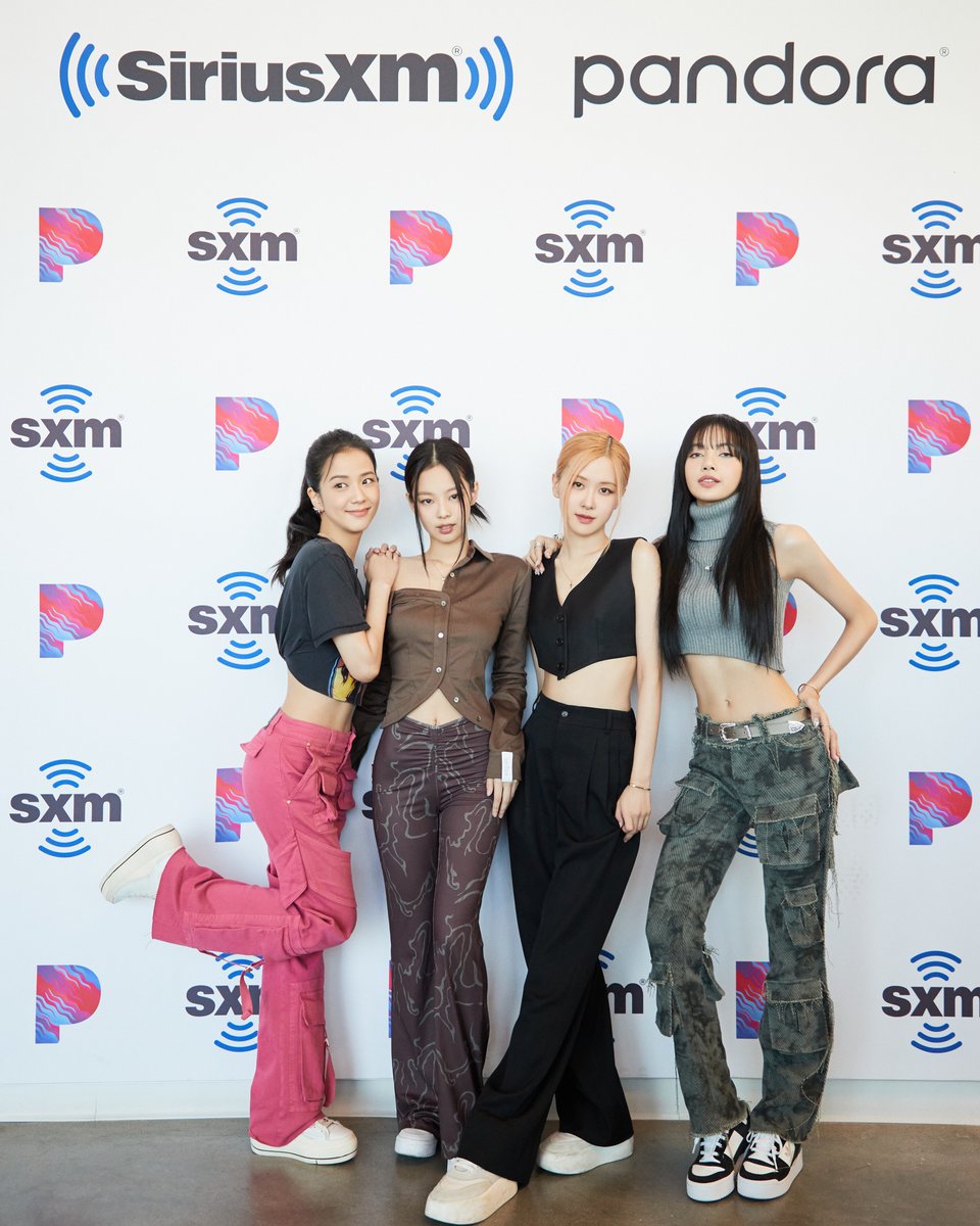 🎀 THANK YOUUUUU @BLACKPINK for stopping by our studios 🎀💞💟💘

Check out #BLACKPINK's hang with #Hits1LA's @TonyFly & @officiallysymon here: siriusxm.us/Hits1BLACKPINK 

#BORNPINK 💞