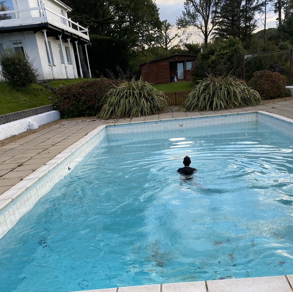 karenjones83's tweet photo. Finally.. braved outdoor pool and loved it! No swallow dive. Just held my nose and jumped #smallwave 💦 in #cardiganbay 🤣😳😍 https://t.co/TIVbvBqL40
