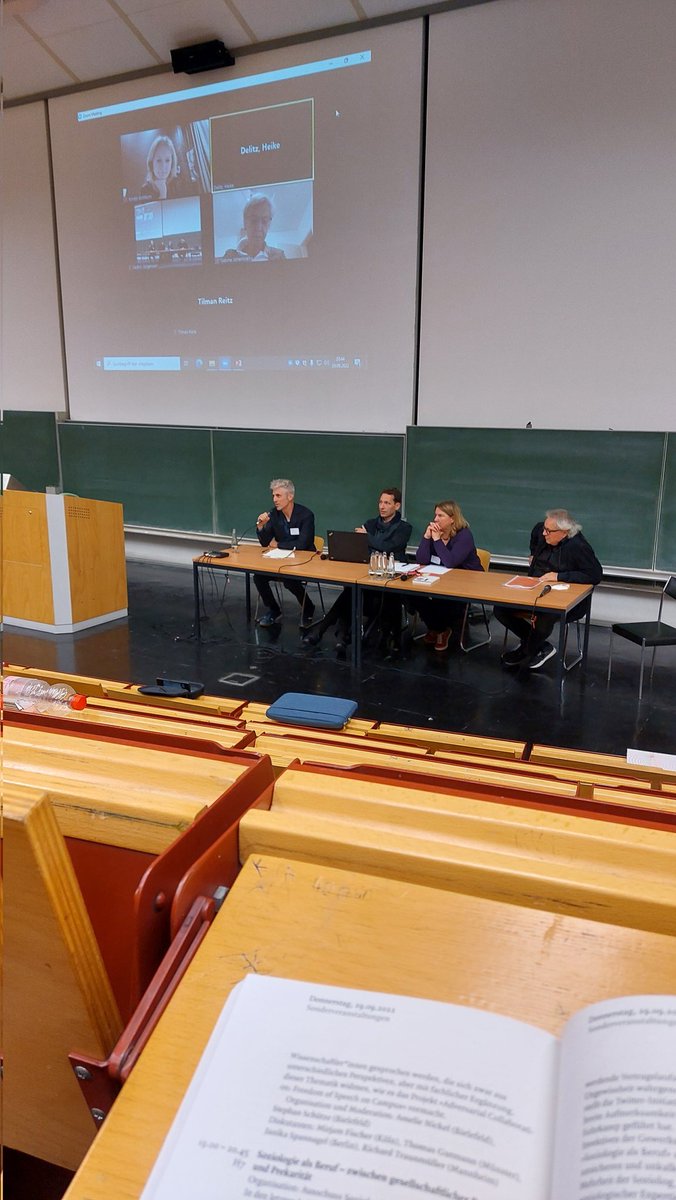 dltholen's tweet photo. "Wissenschaftsgefährdender Erfolgsdruck" - das Schlagwort in der Diskussion um Soziologie als Beruf auf dem #dgskongress2022.

#IchBinHanna

@NGA_Wiss 
@gew_bund https://t.co/UnPUJflSld
