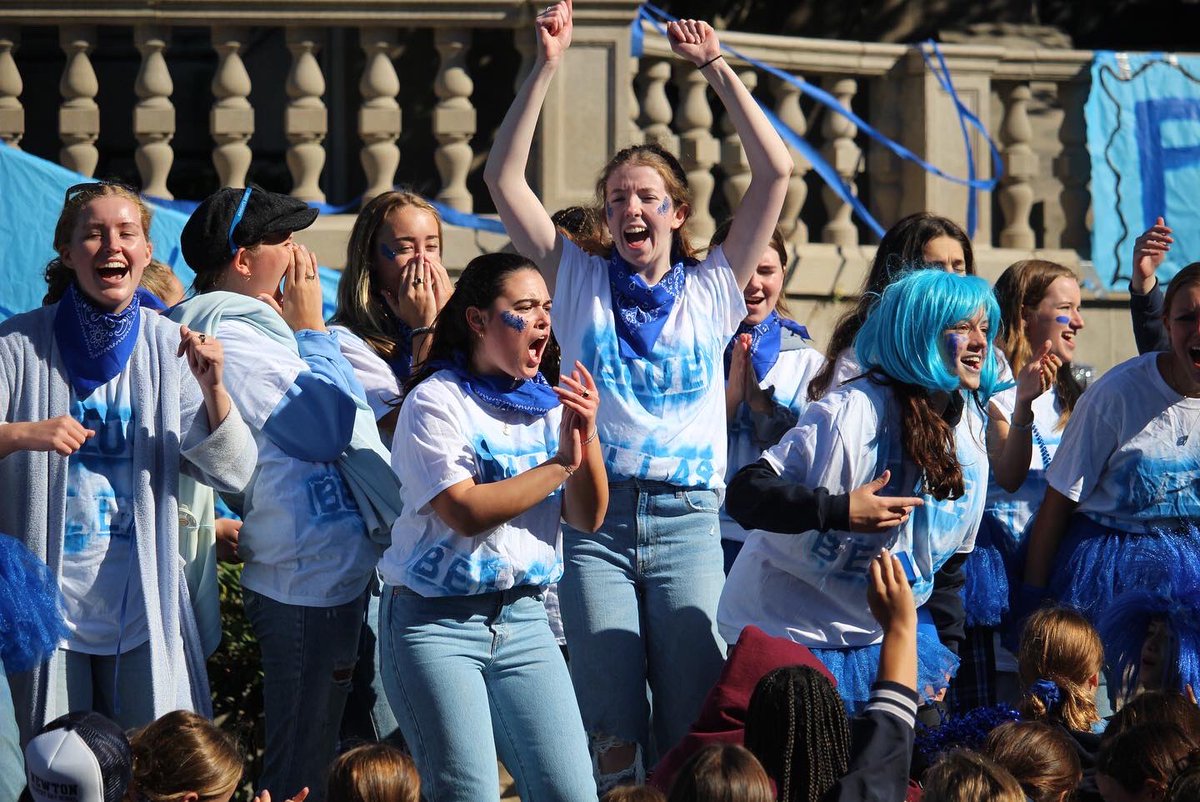 NCDS1880's tweet photo. Today was Blue Silver Induction! The senior class kicked off the all-school tradition with a performance from “Pitch Perfect” before the new members of our community were welcomed to the Blue Team or Silver Team. #NCDS #bluesilver #tradition #sacredheartnetwork https://t.co/Kz0fVXqf3H