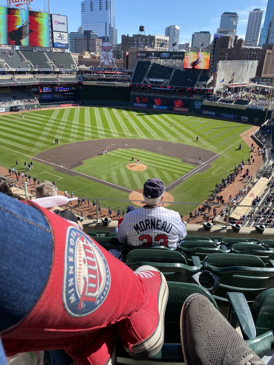 KTRogue5's tweet photo. @Twins I’m retiring the custom shoes I have worn to more than 150 games. What would it take to get a few autographs on them to properly retire them? https://t.co/eofuhovwiz