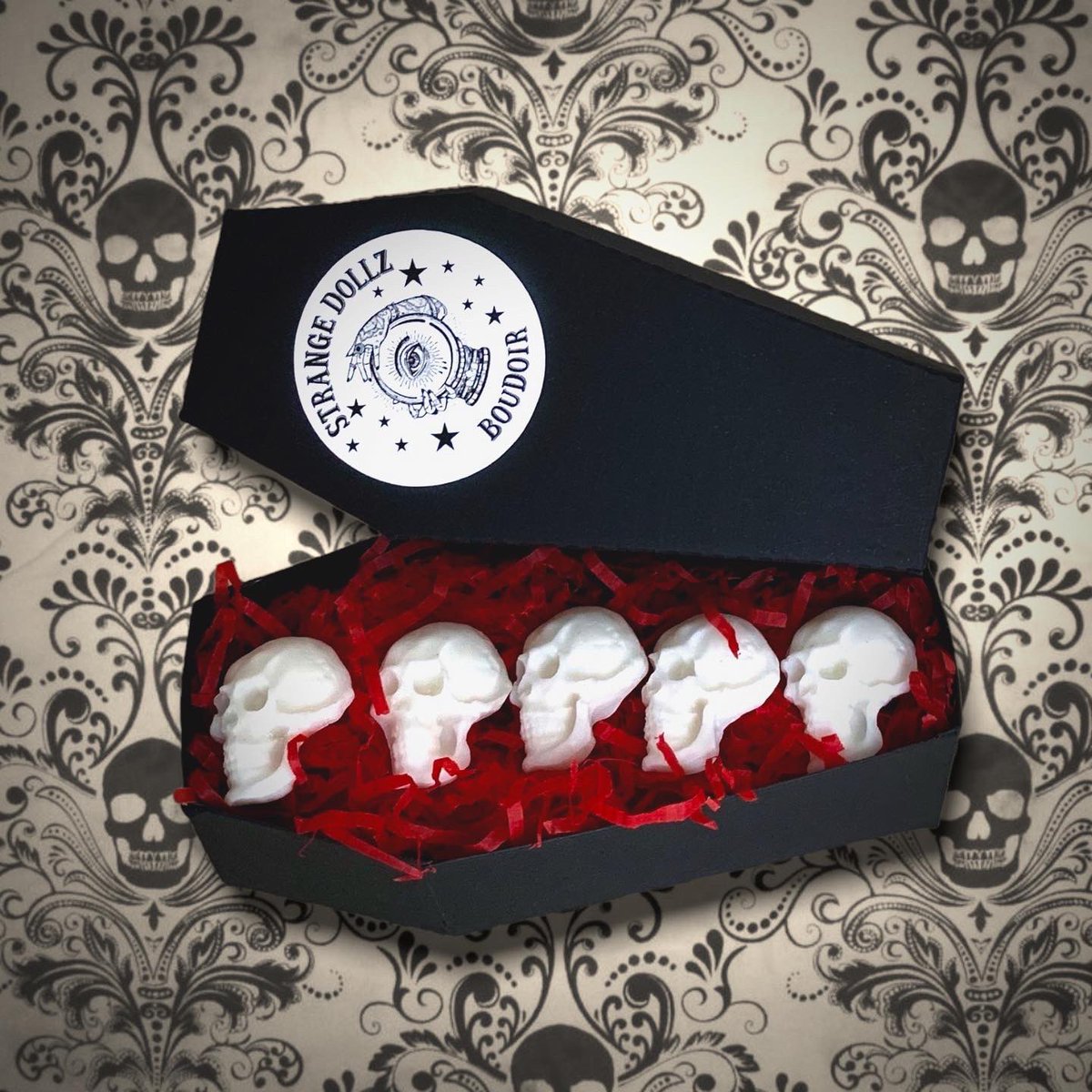 StrangeDollz's tweet photo. ๐ค These beautiful mini coffin gift boxes / party
favours are now available in
my Etsy shop! https://t.co/ka8IYI331y #handmade #waxmelts
#gothgift #gothicbirthday
#GothicWedding
#gothic
#weddingfavour
#gothichomedecor #halloween
#spooky #skull #skeleton #partyfavours https://t.co/AEBDRncf0F