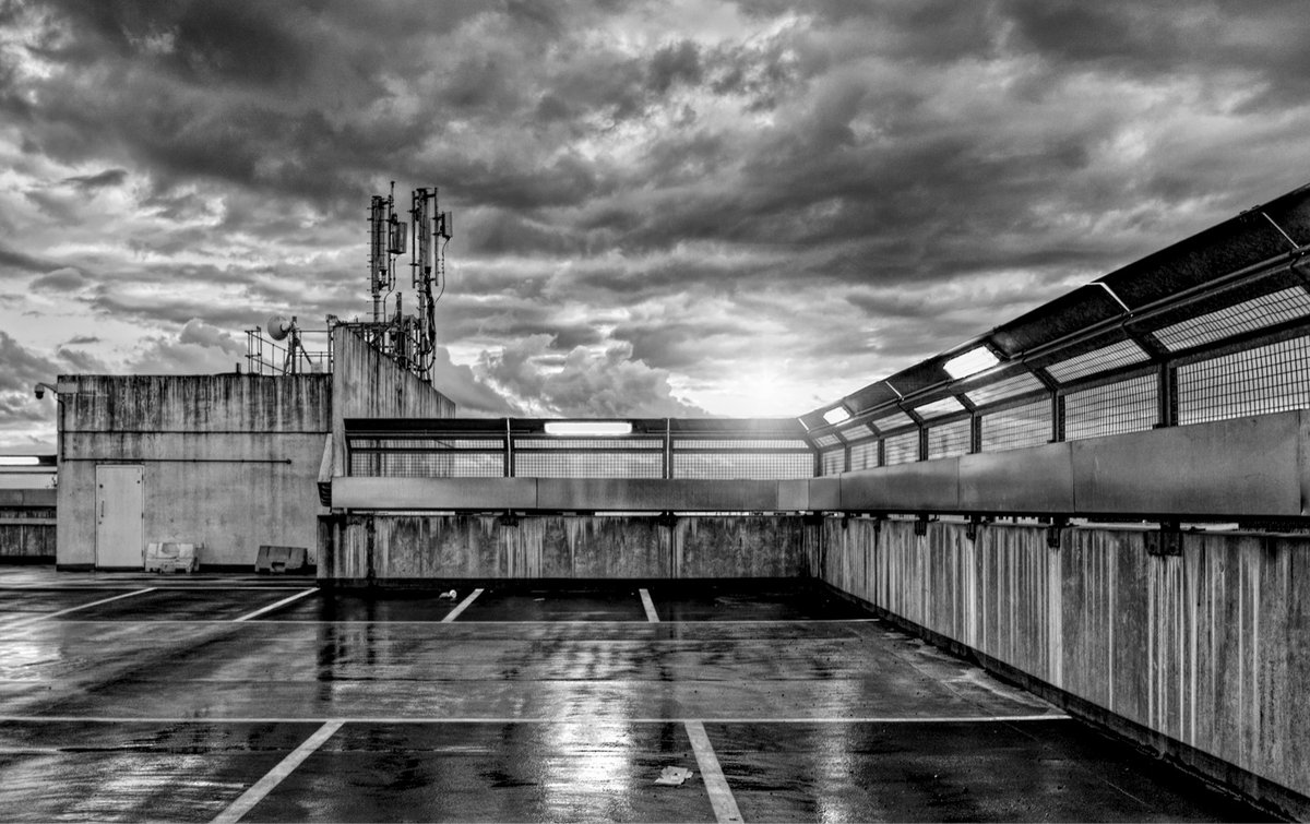 geraldinethomp9's tweet photo. Manchester tries very hard to give off that #dysopian vibe.@AG_Exposed ? #blackandwhitephoto #blackandwhitephotography #photo #photography https://t.co/RunkH6tizR