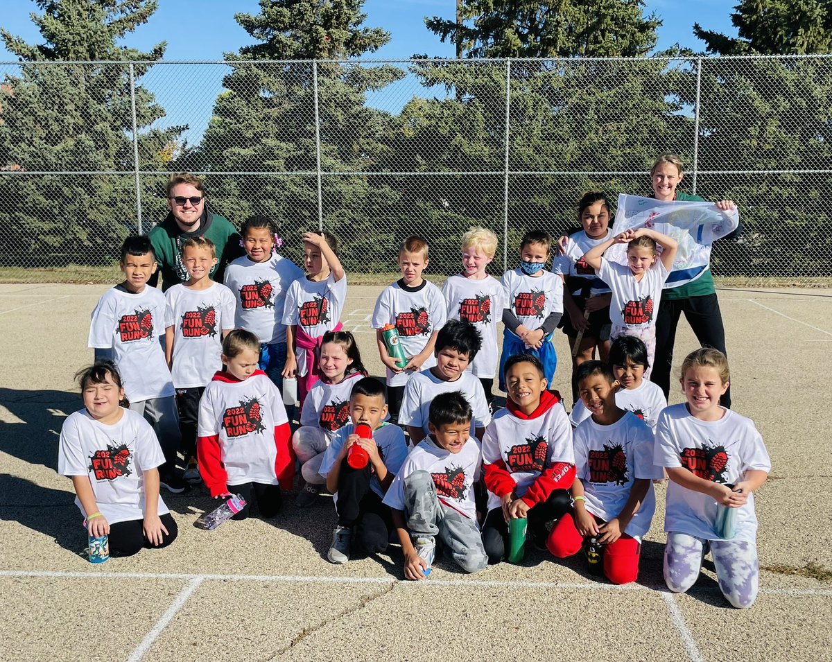 ShakopeeSchools's tweet photo. It’s pretty spectacular when the community, families &amp; staff come together to support #shakopeeschools students! Sweeney PTO raised over $45,000 during today’s Fun Run! Funds will go towards updates to the Sweeney Elementary Learning Commons. 📚 https://t.co/mvtRbXeP5I