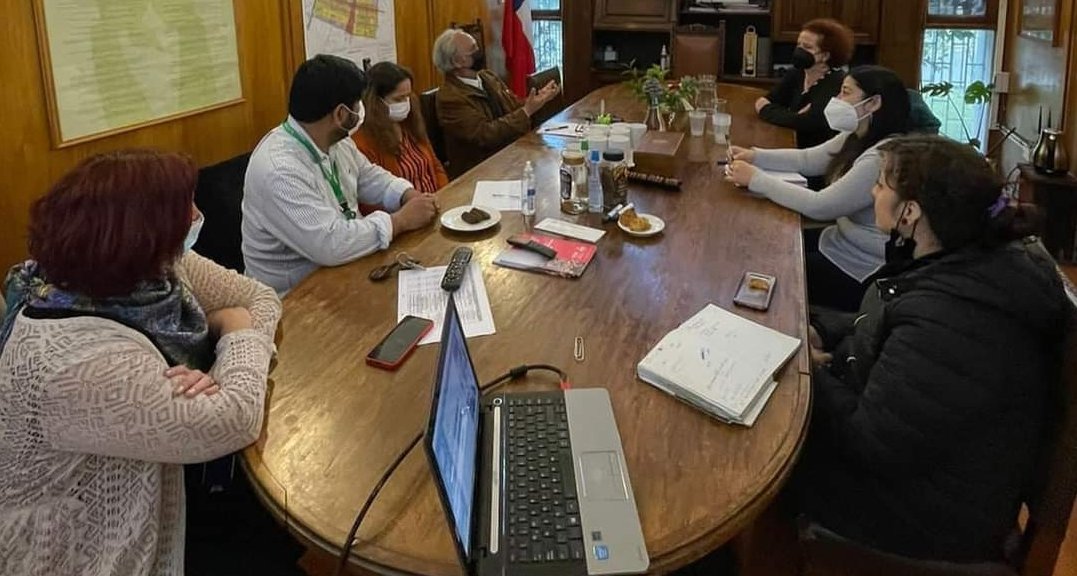 Muni_LaCisterna's tweet photo. Con éxito se realizó Consejo de Diálogo Interreligioso, que junto a la Casa de la Mujer municipal, trabajan en la coordinación de mejoras desde  la perspectiva de género en el ámbito solidario y  contó con la profesora Mylene Valenzuela de la escuela de derecho @Facdeh_UCEN https://t.co/VKyXaW6wSS
