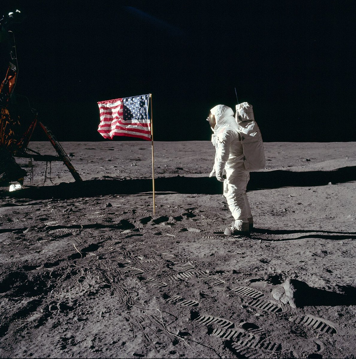 DrBuzzAldrin's tweet photo. Buzz Aldrin
#Legend #AD1930 #Apollo11 #AD1969 https://t.co/nT4kvc2ot8