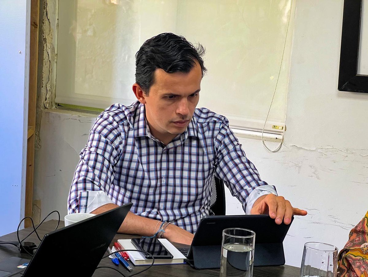 eedassaesp's tweet photo. #eedascleanenergy recibió al #directordeenergía y #sopesa con el ánimo de revisar los indicadores que enmarcan la #prestacióndelservicio. Las #reuniones fueron #exitosas y se acordó dar #continuidad a los #compromisos adquiridos.
#directordeenergía #minenergía #interventoría https://t.co/DzO0Lr7DWO