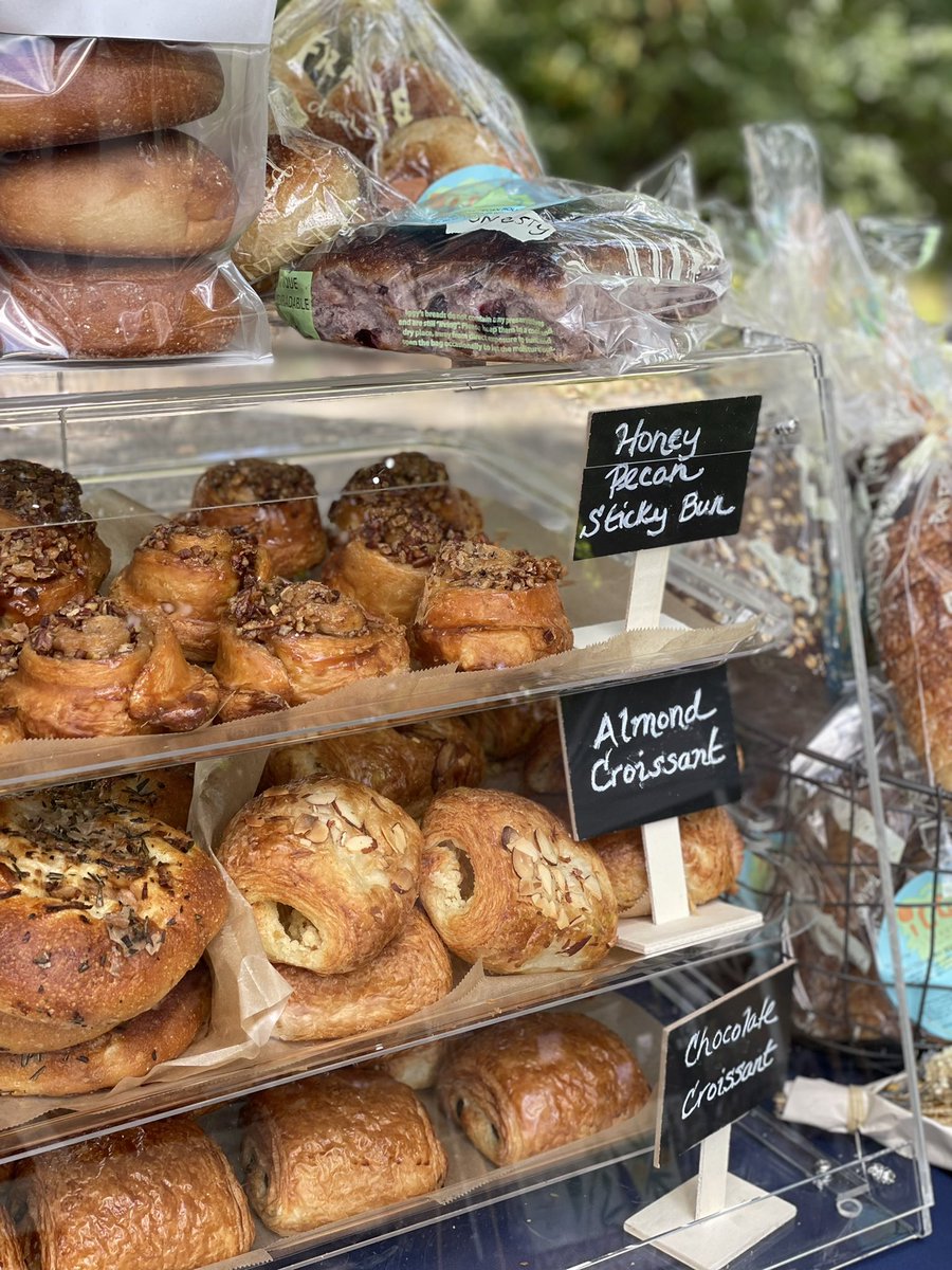 tfdeastonsud's tweet photo. Lots of fresh baked breads, #croissants + #stickybuns from @iggysbakery at the #farmersmarket @langwaterfarm! Here til 6pm! https://t.co/8AYCLSbkaK