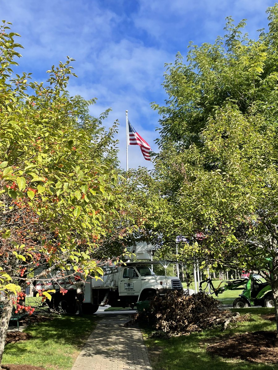 Great day with <a href="/nationalgridus/">National Grid US</a> yesterday supporting the 8th annual <a href="/SaluteBranches/">Saluting Branches</a> Day of Service at the MA Veterans Memorial Cemetery in Winchendon, MA. Great to work alongside so many volunteers to honor our service men and women by beautifying their final resting place.