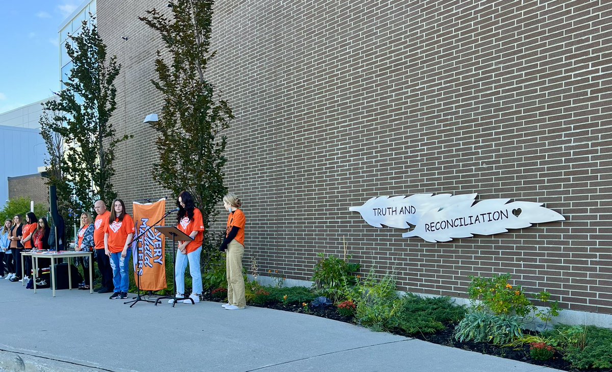We had a beautiful dedication ceremony for our Heart Garden today. Thank you to <a href="/FNMI_SCDSB/">SCDSB_IndigenousEd</a> @EssaLibrary <a href="/ms_cryer/">S. Cryer</a> and our NPSS students and staff for this wonderful tribute to Truth and Reconciliation. #EveryChildMatters