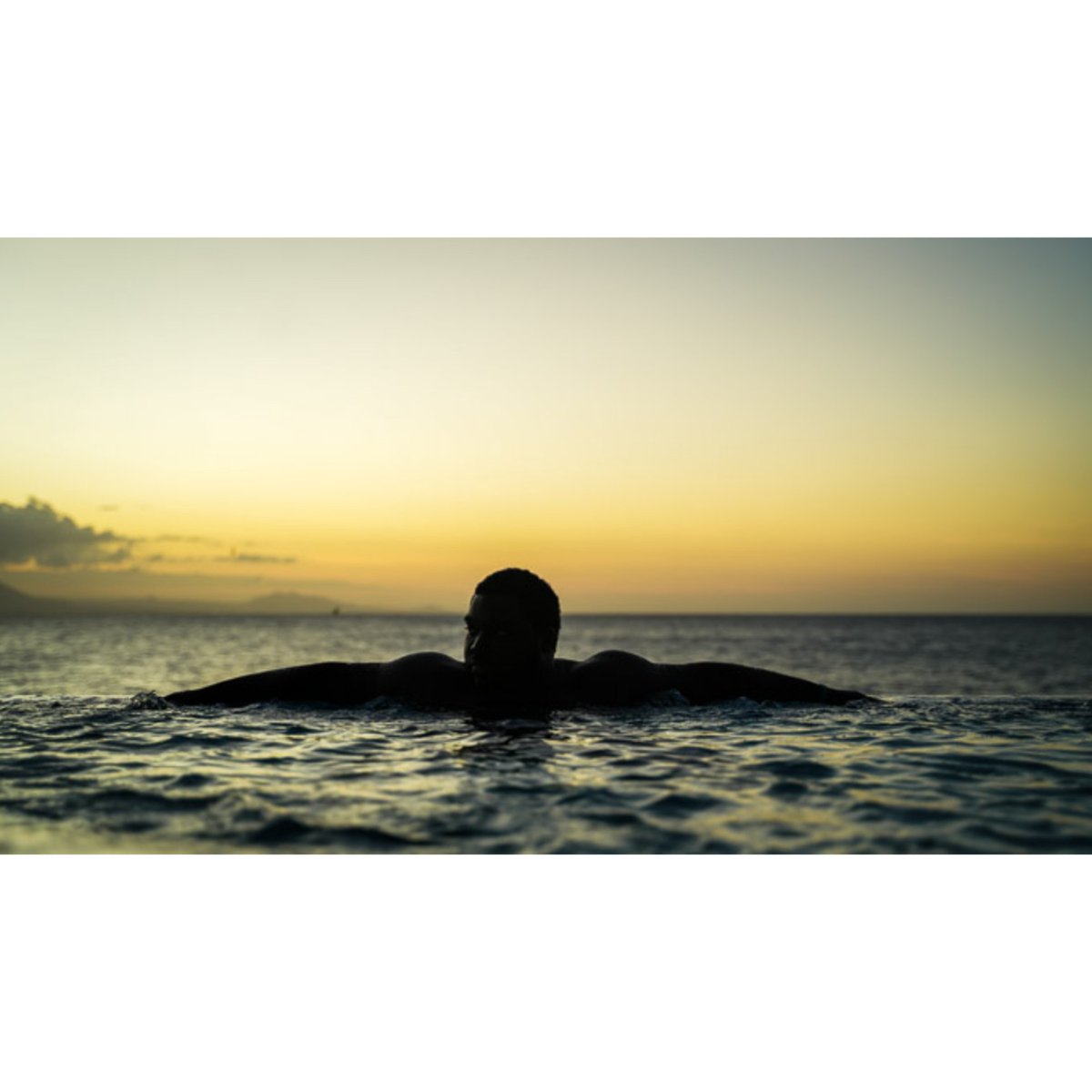 FirstClass416's tweet photo. Between lighting for Film and  Television and shoot client work. Sometimes i can forget to just stop and enjoy life.
#Infinitypool #enjoy #fulljoy #Silhouette #sunset #onelifetolive. #timeoff https://t.co/6nM7QhjLxI