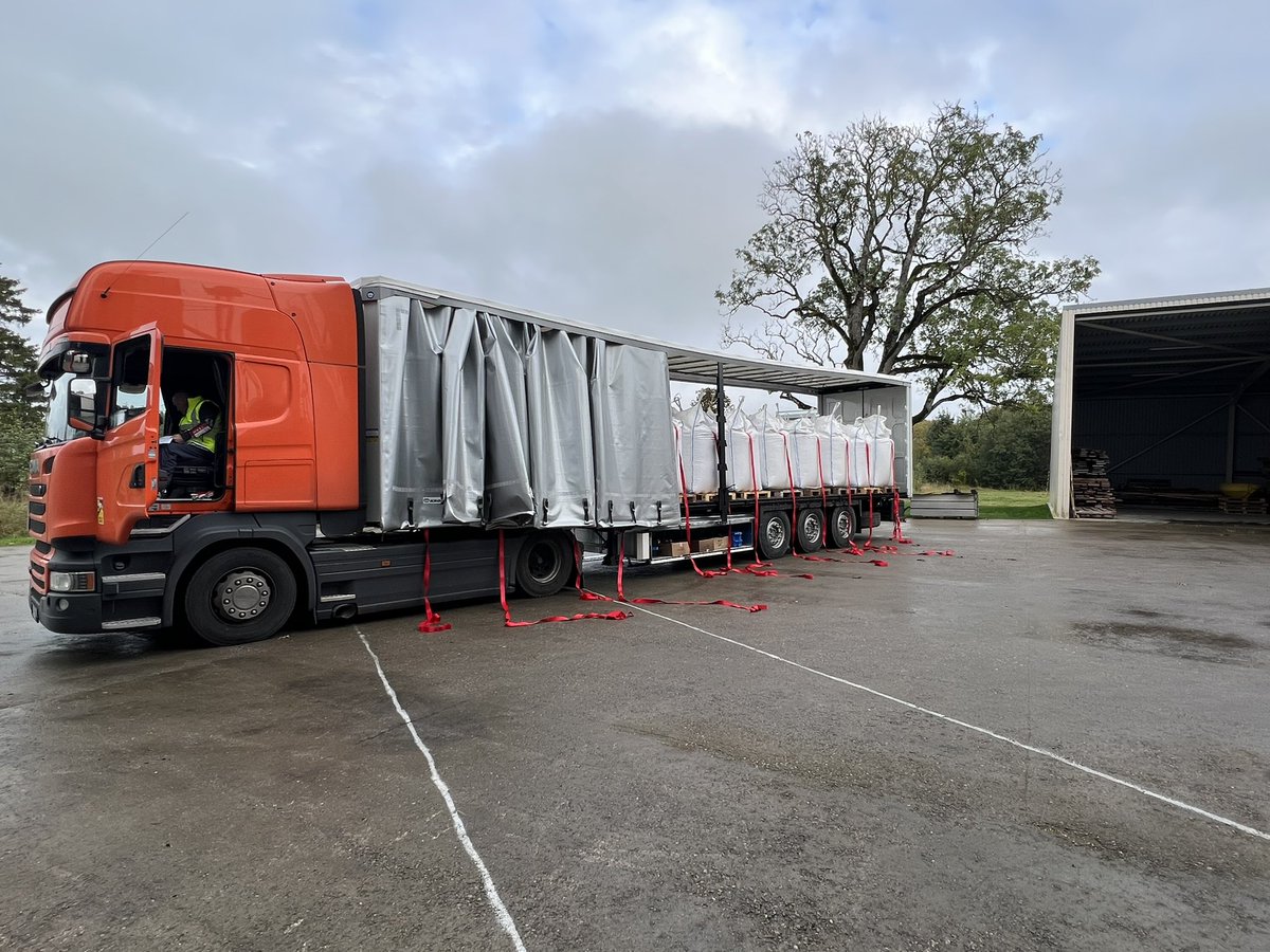 KRASTMALILV's tweet photo. Another point in map - 🇫🇷 
Our seed loaded and ready for long trip to France! 
#peas #seedproduction https://t.co/e8MQY3jw4F