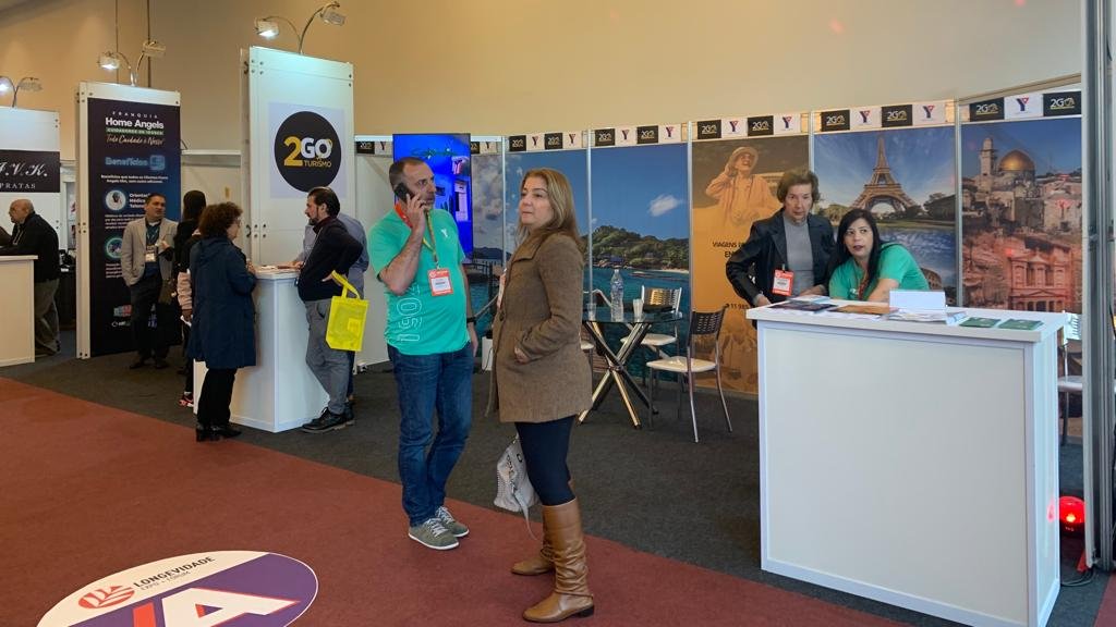 Começou a IV Longevidade Expo+Fórum, q acontece no Convenções Rebouças, em SP, com transmissão ao vivo no YouTube. 250 palestrantes, debatedores e convidados participam de 82 painéis e apresentarão conteúdo relevante para as pessoas 60+. A ACM está por lá no stand da 2Go Turismo.