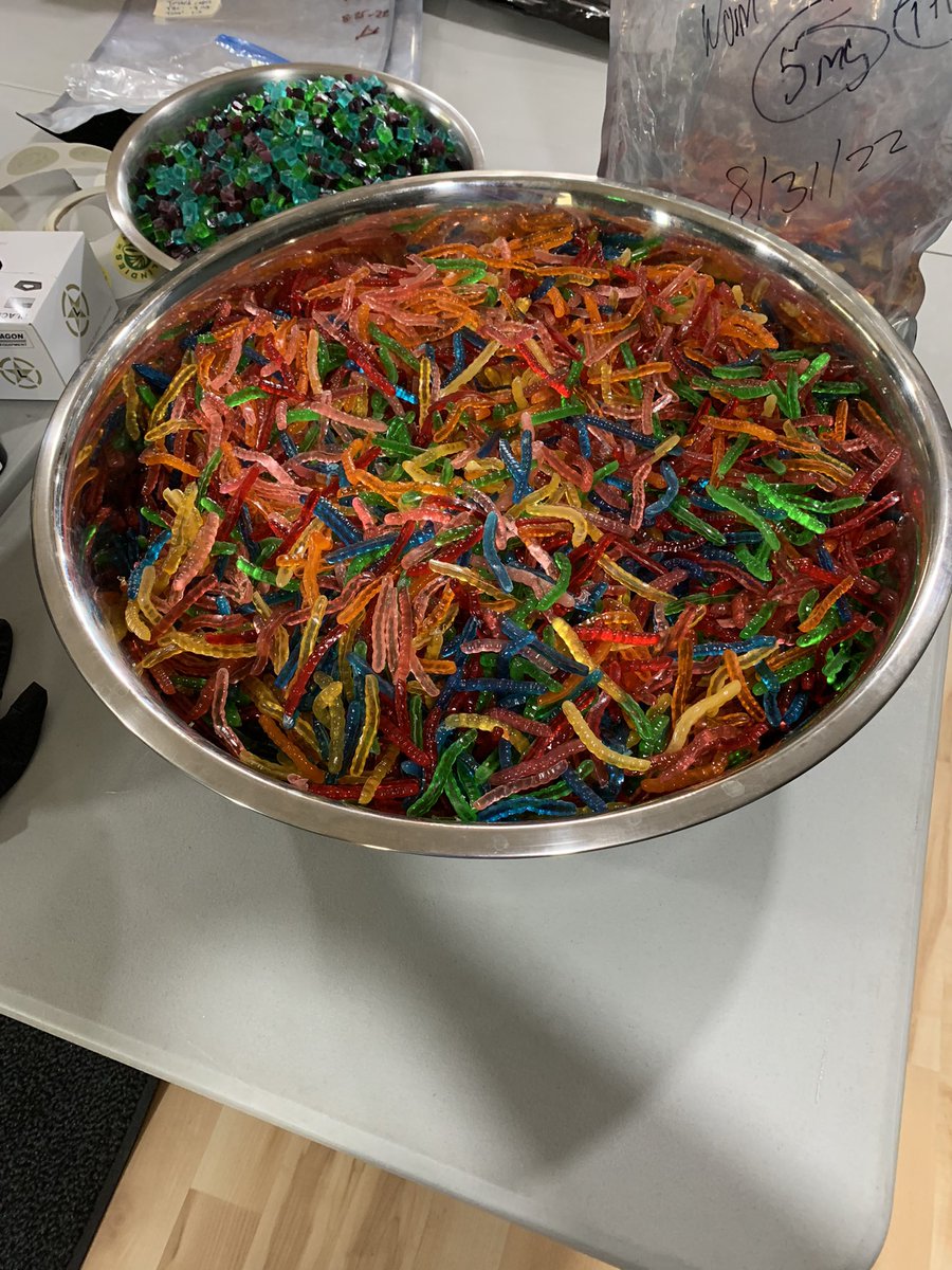 realNannerzz's tweet photo. Let’s play a game. Guess how many milligrams of thc is in this bowl. 5mg per worm https://t.co/6nH4SiQwV2