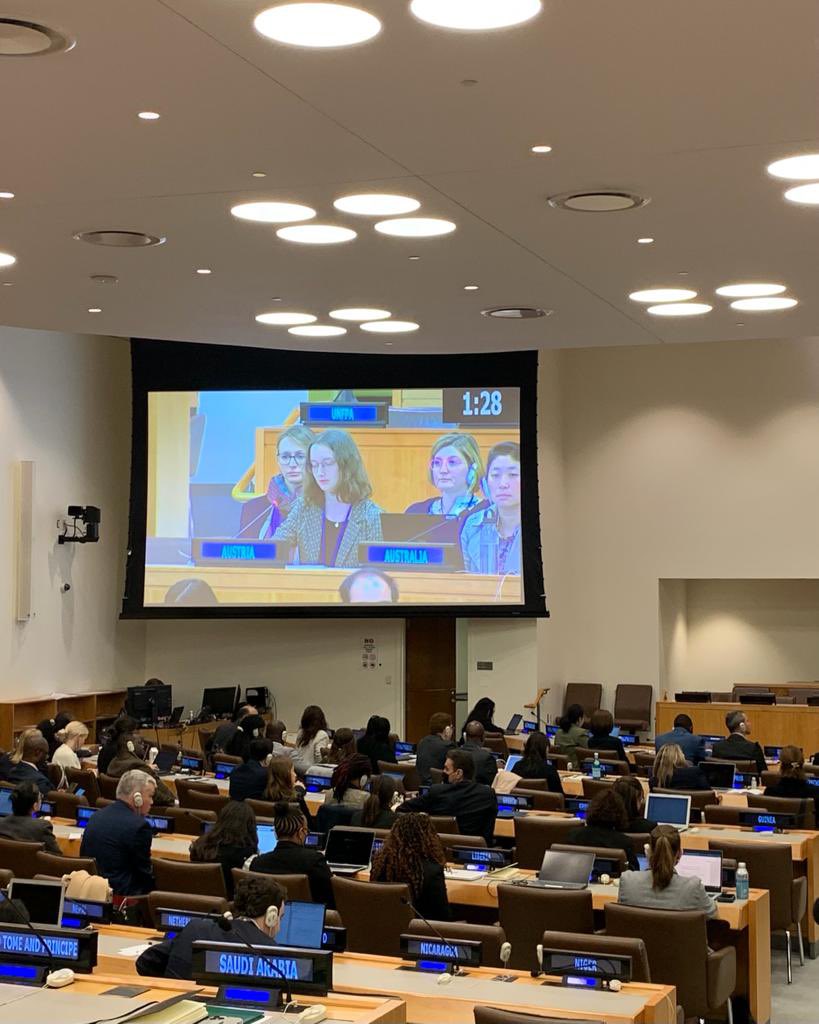 AustriaUN's tweet photo. Miriam Egger, 🇦🇹Youth Delegate @UNYD_Austria speaks of her vision to @UN where all young people in all their diversity can participate inclusively, sustainably and have real, meaningful and substantial power.
🤝🌍👧🇺🇳👦
 
⬇️ Read full statement here:
https://t.co/hT5HWLMzhY https://t.co/c96gEeHVpv