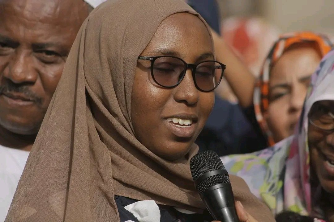 صاحبة المركز الأول فى الشهادة السودانية باحرازها نسبة 98٪ من مدرسة الفتح الثانوية الصحافة بالخرطوم....
ألف مبروك مشوار حياة علميه سعيدة...