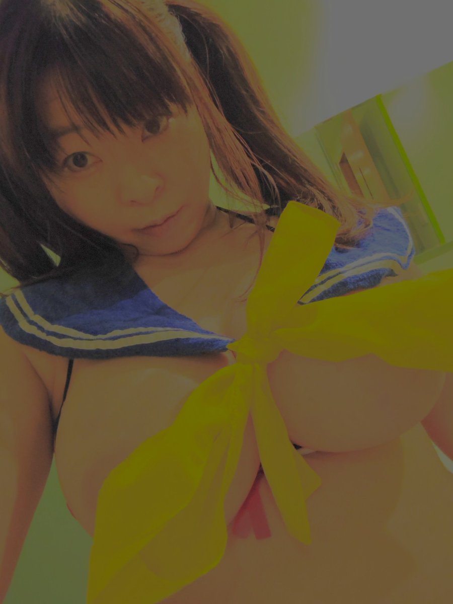 line_sony's tweet photo. #きょうのおっぱい
歌詞カード作成間に合わなさげ https://t.co/1QV5fgCnOl