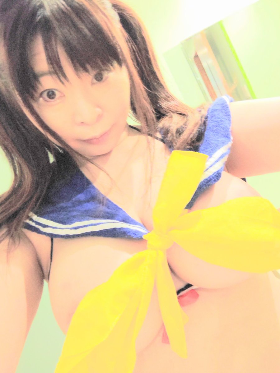 line_sony's tweet photo. #きょうのおっぱい
歌詞カード作成間に合わなさげ https://t.co/1QV5fgCnOl