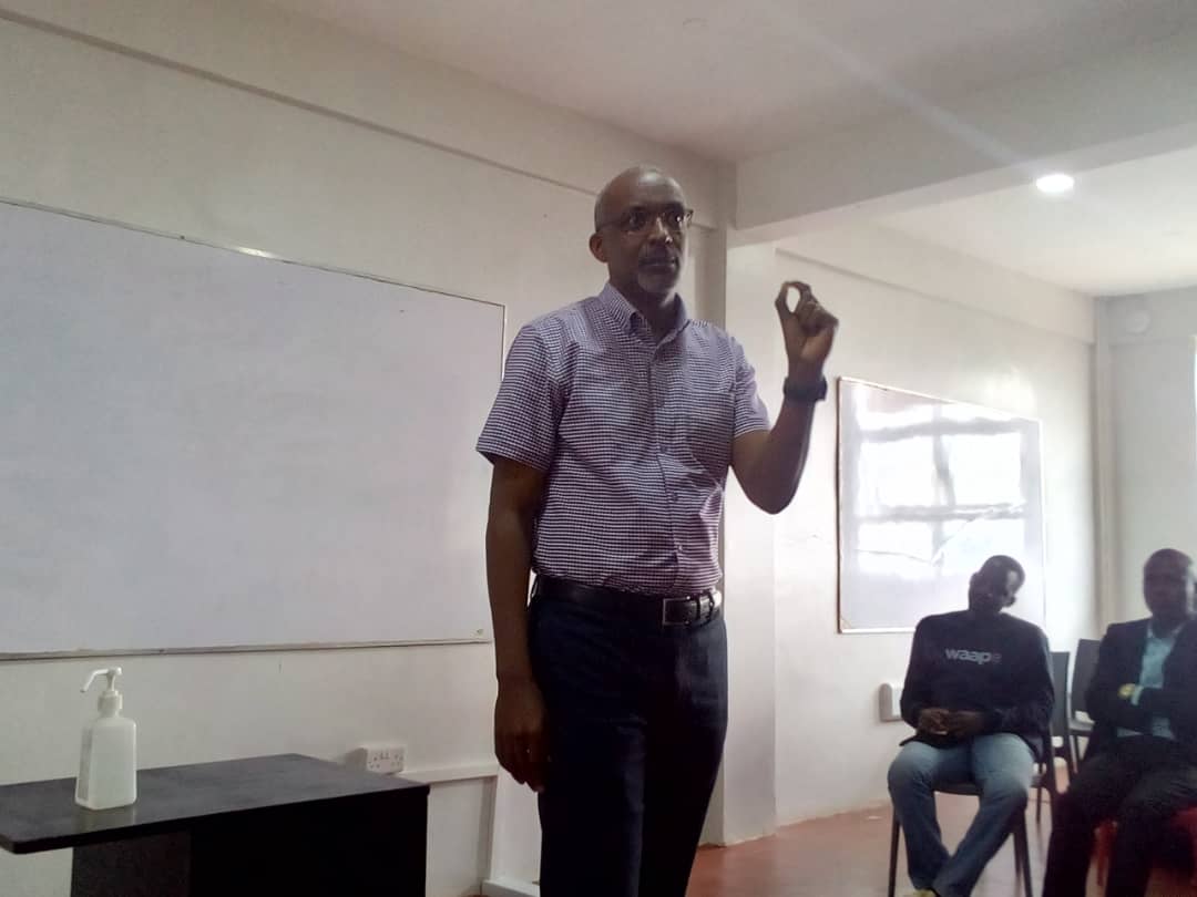 slugada's tweet photo. What is going to set you apart is not the skill. But everything else from the skill;
1. Communication skills
2. Your hunger for knowledge
3. How adaptable are you
4. Collaboration. How well do you work with others.
#GradDay #Gradtalks with @niyimic at @refactory_ug https://t.co/Z6csR4exn8