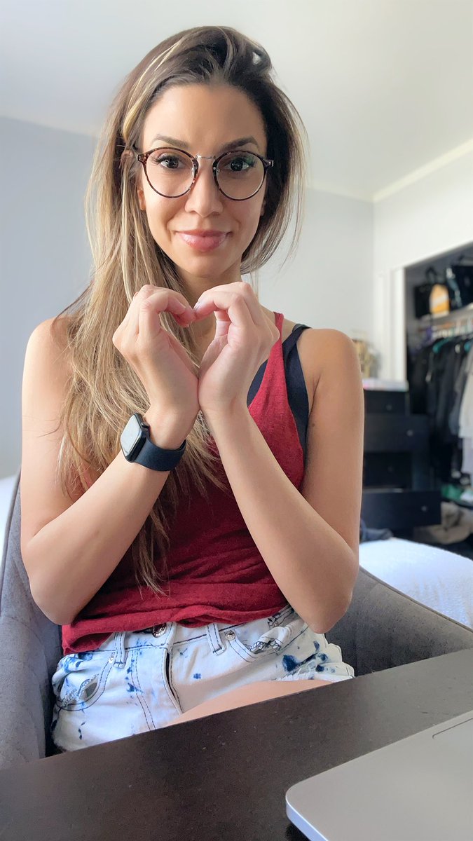 AG_EM33's tweet photo. Happy World Heart Day. As a physician &amp; heart transplant recipient, here’s some food for thought:

About *64 million* people in the world are living with heart failure today. The disease is affecting more and more people, &amp; the HF burden in the young may be increasing. https://t.co/RmB7fTBc1Z