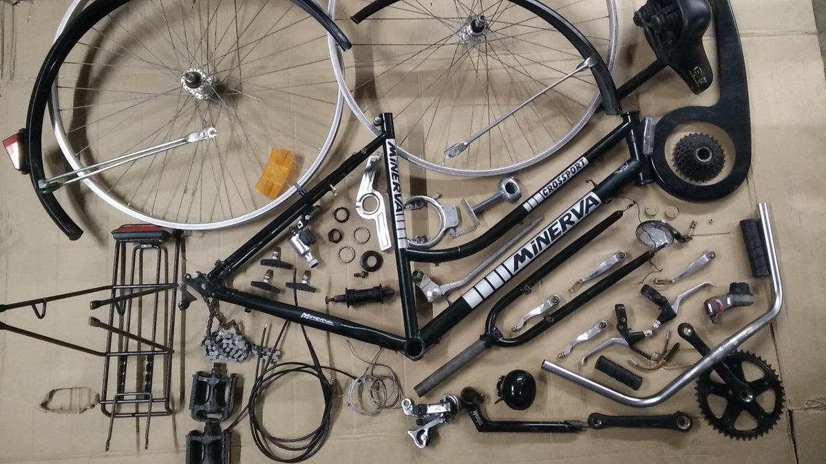 Bike_RepairMons's tweet photo. Pour notre équipe de mécanos 🚲, les cours ont repris à l' IEPSCF 
https://t.co/Qo7a8e2vOx
#Frameries #Mons #velo #bikerepairsocialclub https://t.co/DQQ6lQZCWG