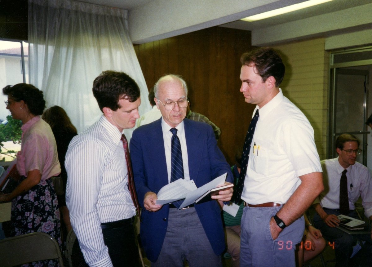 mhdarsie16's tweet photo. Concluding the 3-month series of photos of Dr. Ralph Winter, what he especially appreciated during his years leading the U.S. Center for World Mission (now Frontier Ventures) in Pasadena, California was the interactions with his colleagues inside and outside of the office! #USCWM https://t.co/UBIYh97fFm