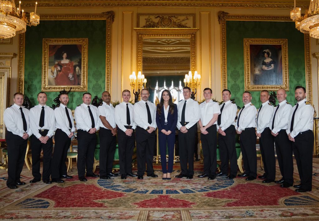 Alicechalmers5's tweet photo. So proud of my son,20 years serving her majesty Queen Elizabeth whom he met and picture taken https://t.co/dQ6a3RQCpQ serving the king and a picture taken with the future Queen consort HRH princess of wales, today at Windsor castle on behalf of HMS Glasgow . 😌 https://t.co/zDu3vUW93x