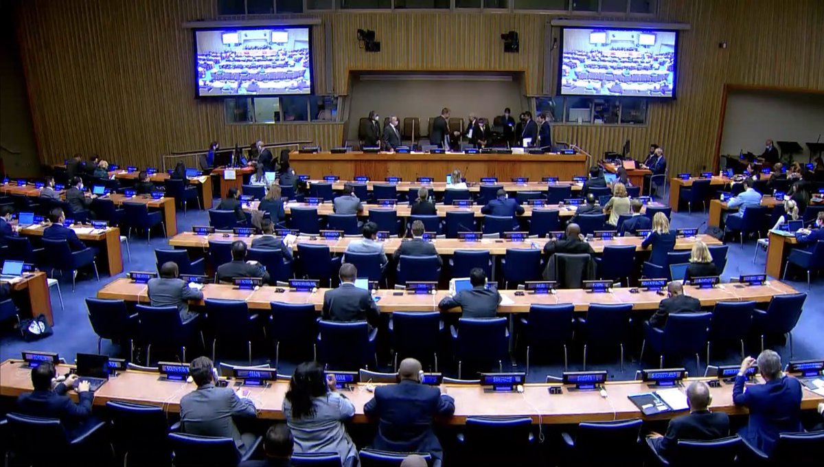 AustriaUN's tweet photo. Today, the 🇺🇳 #FirstCommittee began its deliberations on disarmament and international security.
This year, @AustriaUN 🇦🇹 serves as Vice Chair for #WEOG and had the honour of opening the current session.
We look forward to constructive discussions and negotiations! 🤝 https://t.co/V7Pjb1Yb4K