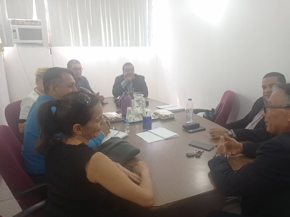 EspacioArbitral's tweet photo. Exitosa y productiva reunión de trabajo en nuestro Capítulo Aragua con representantes de la Junta Directiva de la Cámara Inmobiliaria del Estado Aragua, planteando acuerdos de colaboración, formación y trabajo conjunto. https://t.co/Zu1EgQMKe8