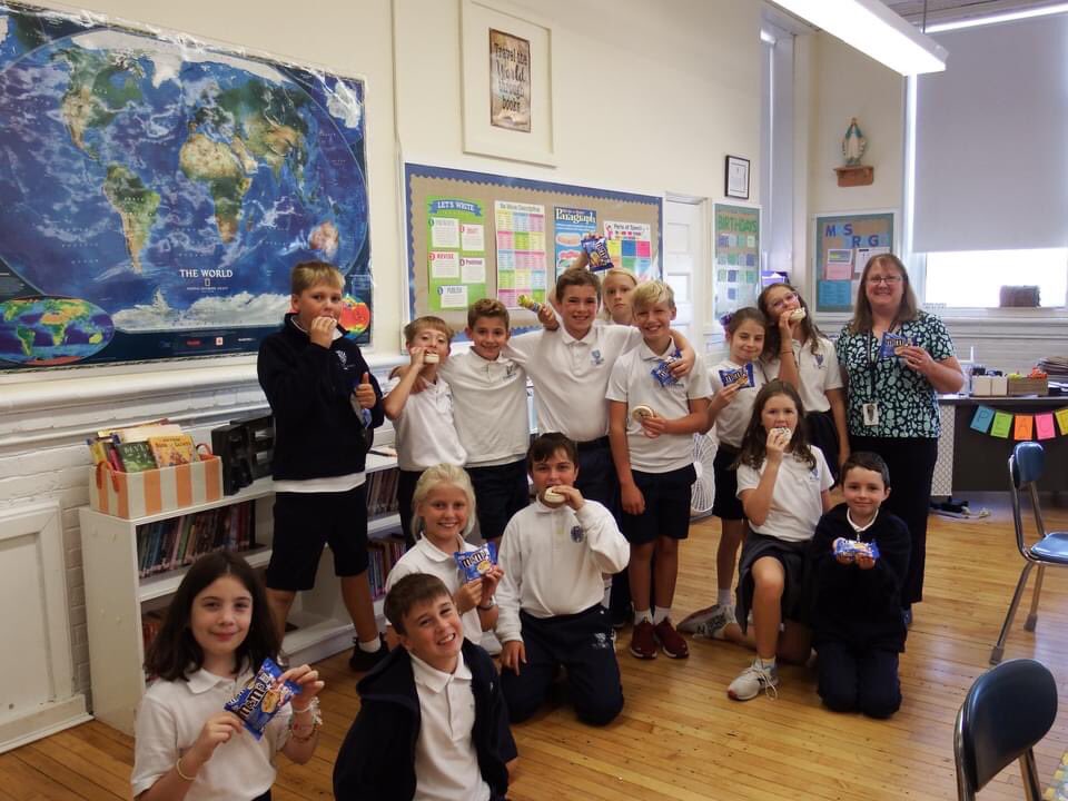 stmichaelsct's tweet photo. Happy Feast of St. Michael! Thank you, Father Perkins, for the wonderful treats! #feastofstmichael #feastofthearchangels https://t.co/cL5q2nl9AY