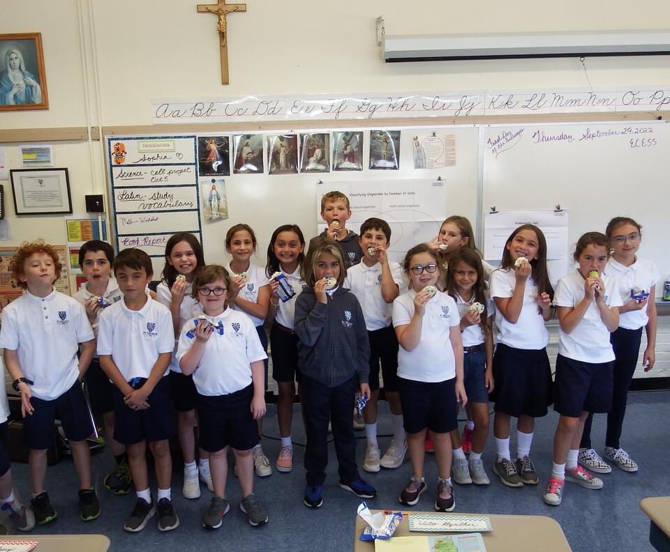 stmichaelsct's tweet photo. Happy Feast of St. Michael! Thank you, Father Perkins, for the wonderful treats! #feastofstmichael #feastofthearchangels https://t.co/cL5q2nl9AY