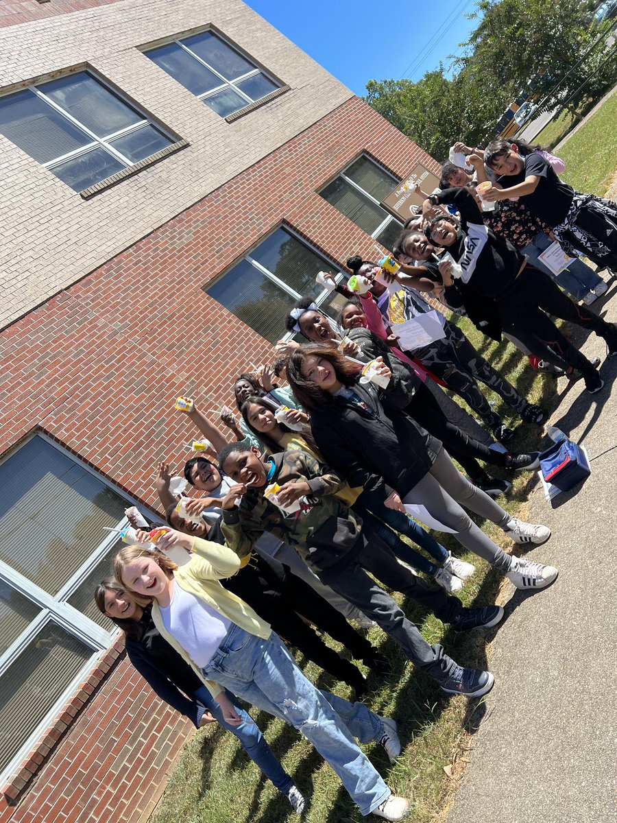thelaurenellis's tweet photo. @IrondaleCom dominated the MyOn challenge for the second year in a row! ICS read the most books in @JEFCOED &amp; Mr. G’s Fifth grade class won our school wide competition. They were rewarded with Kona Ice! Such a nice treat! #ICSTrackStars #allaboard https://t.co/uZ8PHH6rXV