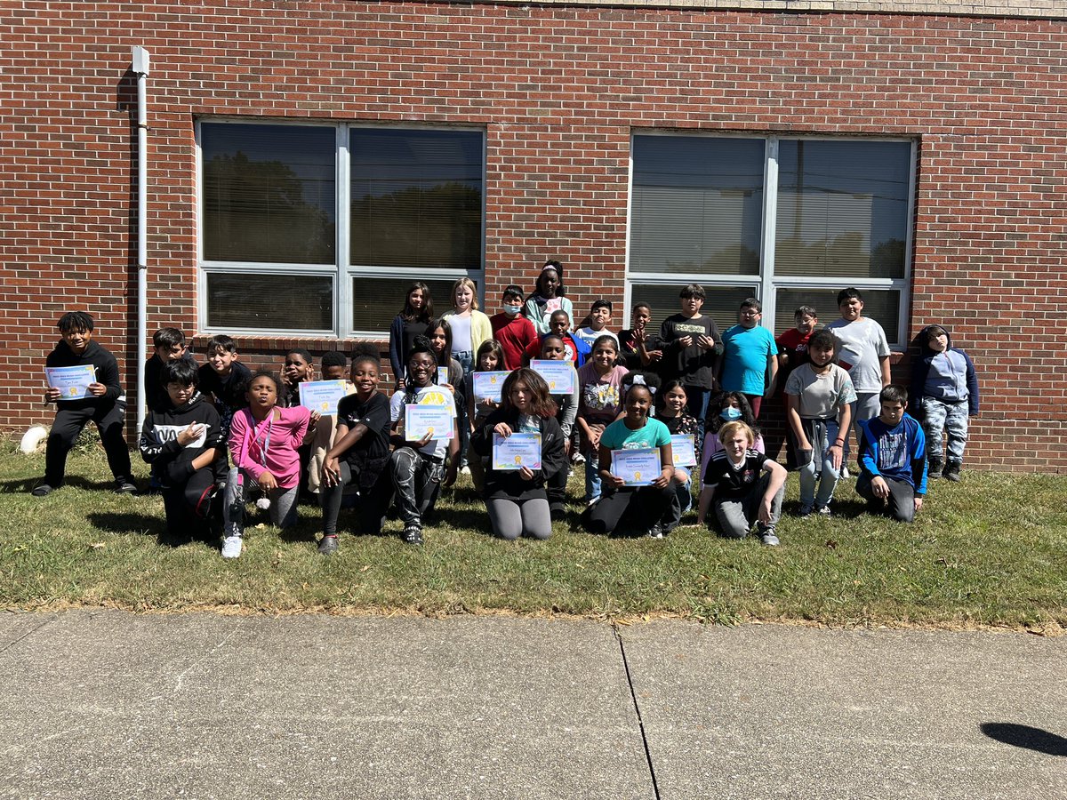 thelaurenellis's tweet photo. @IrondaleCom dominated the MyOn challenge for the second year in a row! ICS read the most books in @JEFCOED &amp; Mr. G’s Fifth grade class won our school wide competition. They were rewarded with Kona Ice! Such a nice treat! #ICSTrackStars #allaboard https://t.co/uZ8PHH6rXV