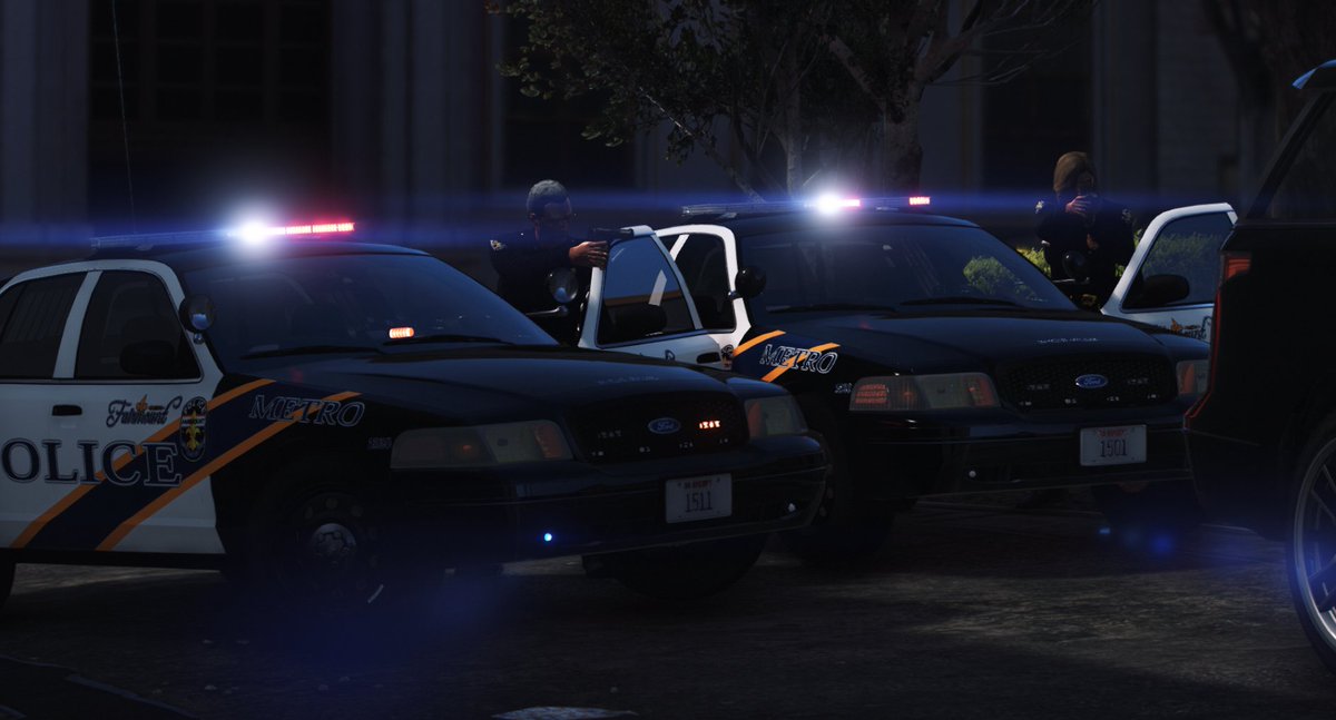 rp_sar's tweet photo. The Chief of Police and some other old dude have their guns out...someone's in trouble!
https://t.co/DA7x7zPPML - All departments are hiring! Come join us!

#LawEnforcement #Job #Roleplay #FiveM #FiveMAdvertisement #Advertisement #RP #GTAV #GrandTheftAuto #GTARP #sarrp #FMPD https://t.co/nEiBlsR46n