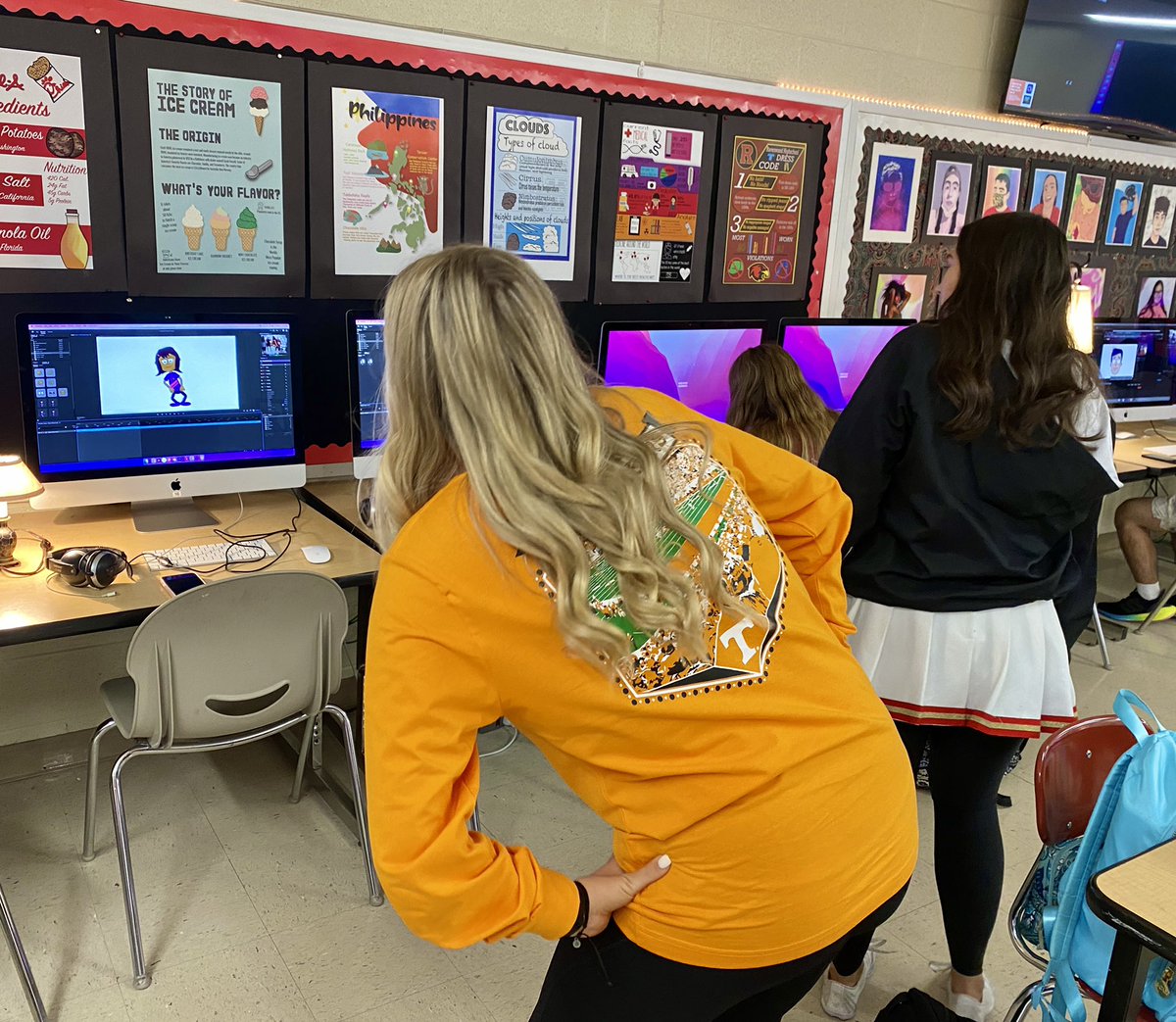 wcsRHS_Art's tweet image. Digital Art &amp;amp; Design students get physical working on their animations. The tracking of the camera allows students to control their character’s animated performance! #adobecharacteranimator #animation @wcsRHSccte @wcsCCTE